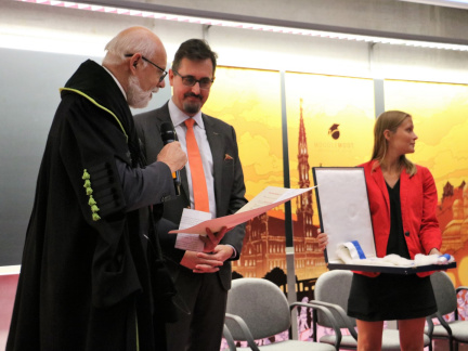 Honoris Causa (61)