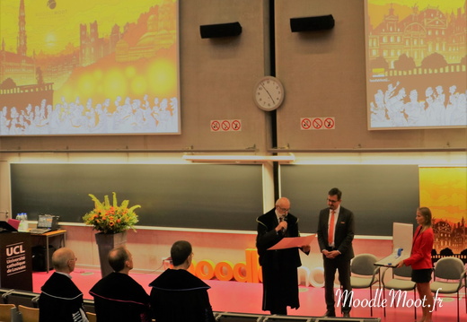 Honoris Causa (66)