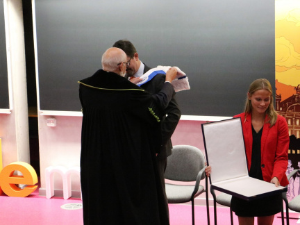 Honoris Causa (73)