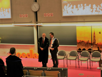 Honoris Causa (76)