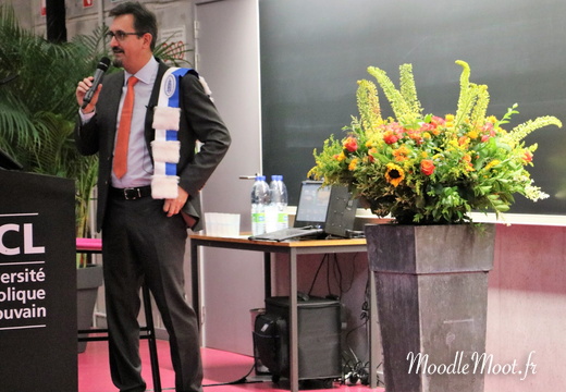 Honoris Causa (77)