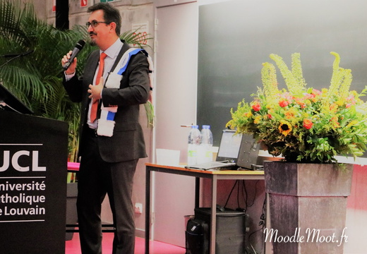 Honoris Causa (79)