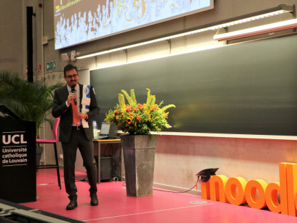 Honoris Causa (82)