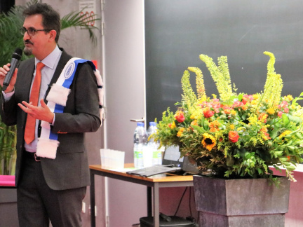 Honoris Causa (86)