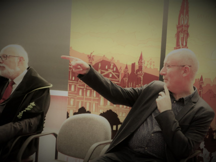 Honoris Causa (92)