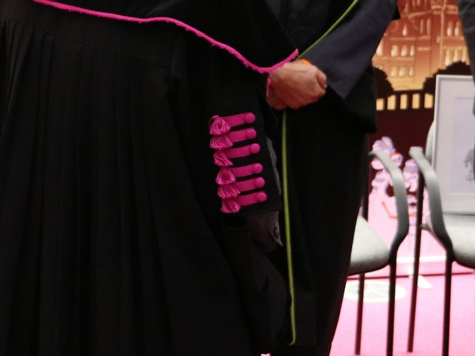 Honoris Causa (124)