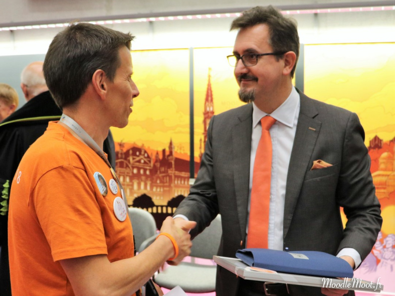 Honoris Causa (144)